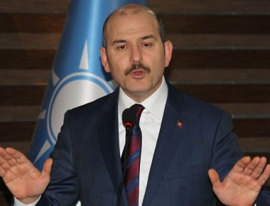 Mας κάνει και «πλακίτσα» ο Τούρκος ΥΠΕΣ: «Δεν καταλάβατε καλά - Θα σας στέλνουμε 15.000 μετανάστες το μήνα»